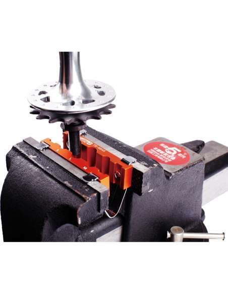 SUPER B Heavy Duty Axle & Pedal Vise Holder