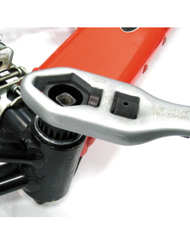 SUPER B Universal Wrench