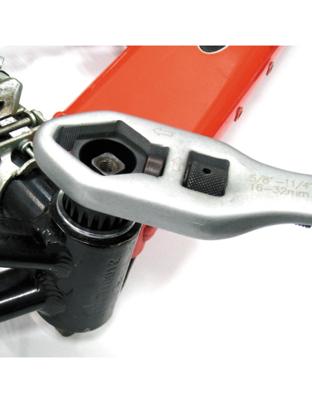 SUPER B Universal Wrench