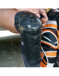 UFO Articulated Knee Guards... 2